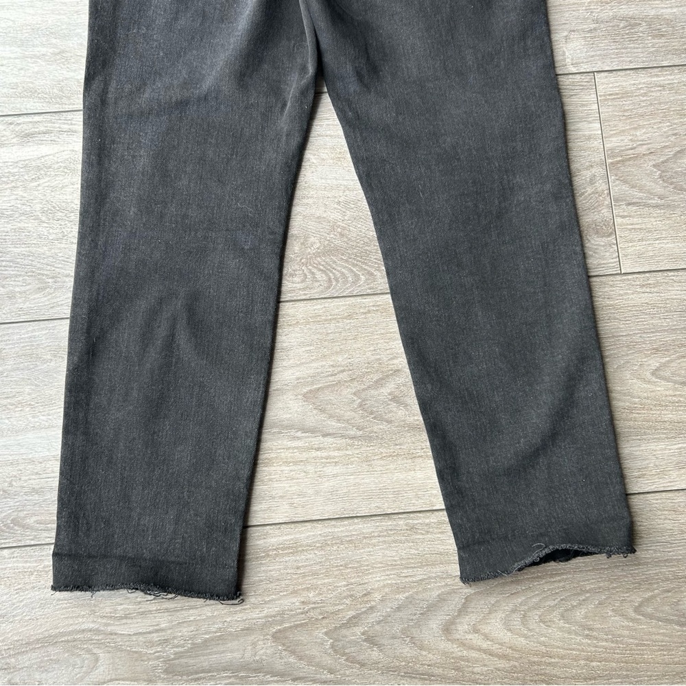 Gap Mid Rise Girlfriend Jeans  in Black Wash - Picture 13 of 15